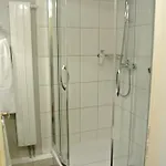 Town - Kleines Privathotel In Bestlage