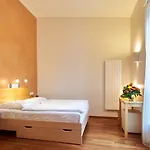 Ξενοδοχείο Town - Kleines Privathotel In Bestlage