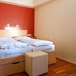 Town - Kleines Privathotel In Bestlage Ξενοδοχείο