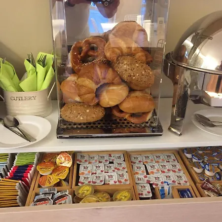 Town - Kleines Privathotel In Bestlage فيسبادن