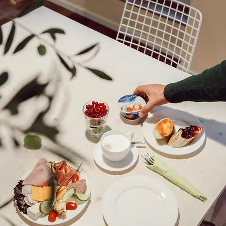 Szálloda Town - Kleines Privathotel In Bestlage 3*