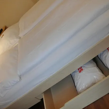 Town - Kleines Privathotel In Bestlage