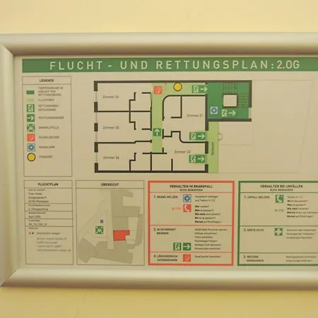 Town - Kleines Privathotel In Bestlage
