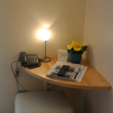 Town - Kleines Privathotel In Bestlage
