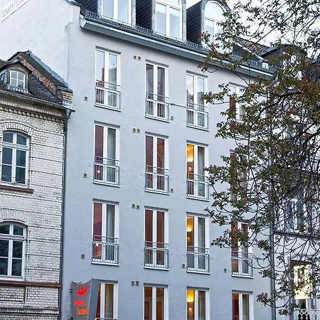 Town - Kleines Privathotel In Bestlage 3* Висбаден