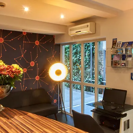 Town - Kleines Privathotel In Bestlage Szálloda 3*