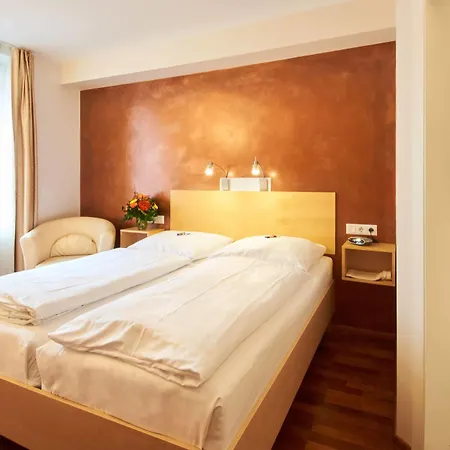 Town - Kleines Privathotel In Bestlage Ξενοδοχείο 3*