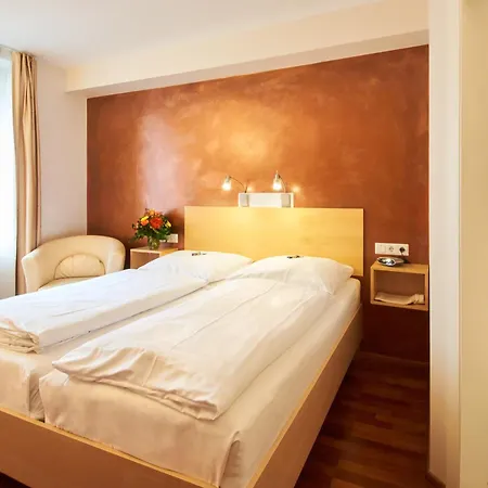Town Hotel Wiesbaden City Centre Hotel 3*
