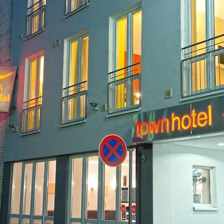 فندق Town - Kleines Privathotel In Bestlage