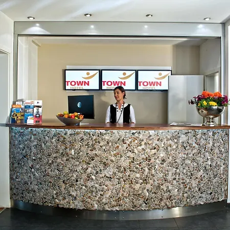 Town - Kleines Privathotel In Bestlage Отель 3*
