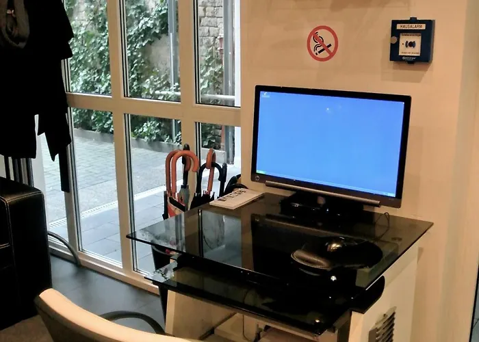 Hotel Town - Kleines Privathotel In Bestlage