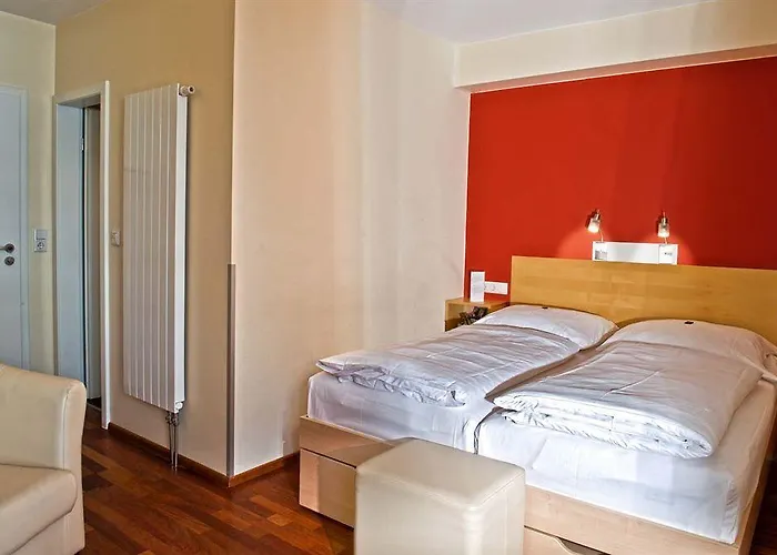 Town - Kleines Privathotel In Bestlage Отель