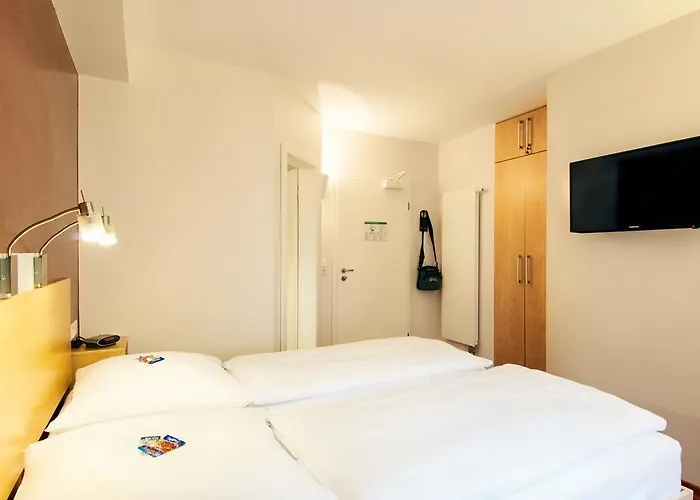 Отель Town - Kleines Privathotel In Bestlage