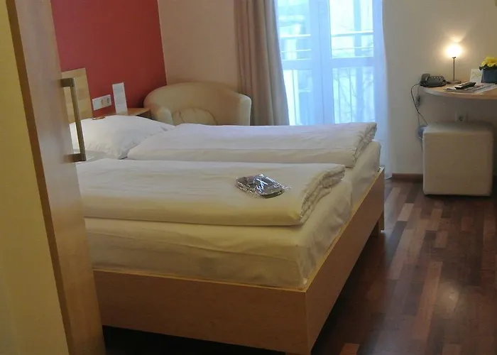 Отель Town - Kleines Privathotel In Bestlage