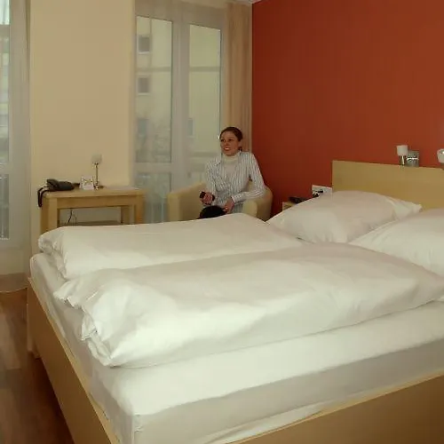 Отель Town - Kleines Privathotel In Bestlage 3*