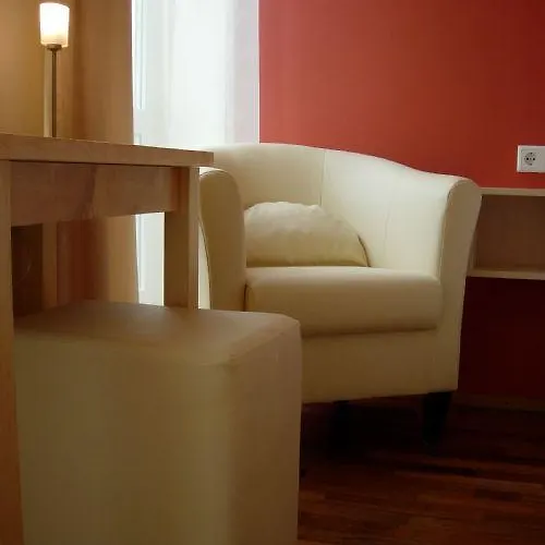 Town - Kleines Privathotel In Bestlage Отель Висбаден