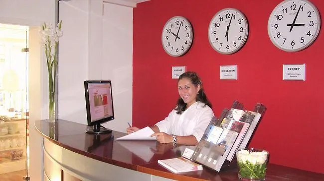 Town - Kleines Privathotel In Bestlage