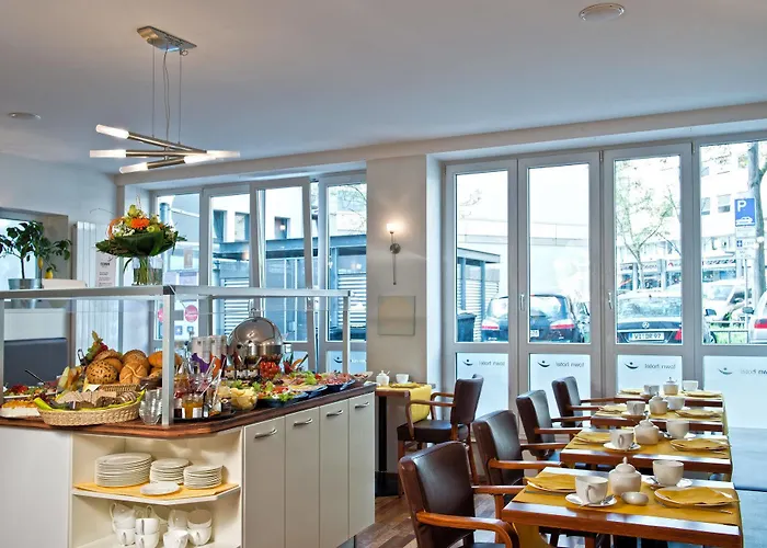 Town - Kleines Privathotel In Bestlage