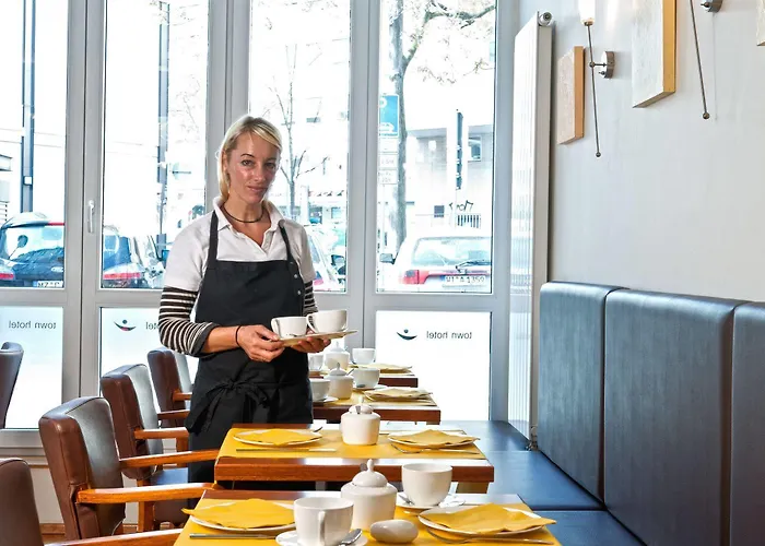 Town - Kleines Privathotel In Bestlage Отель 3*