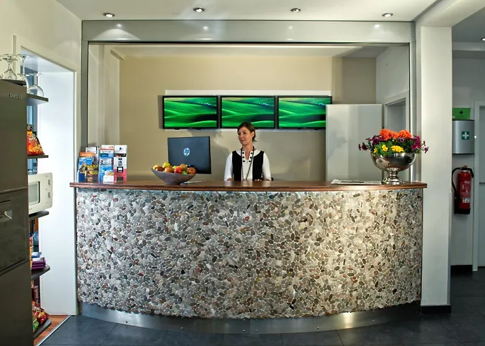 Town - Kleines Privathotel In Bestlage Отель