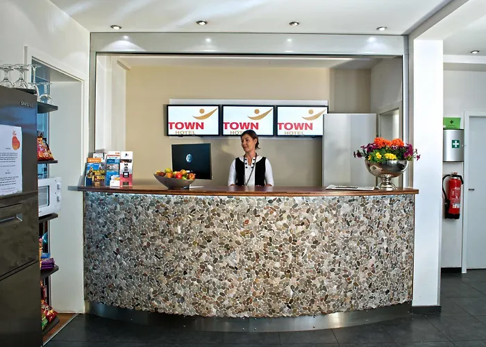 Town - Kleines Privathotel In Bestlage Отель 3*